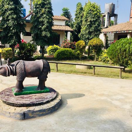 Safari Wildlife Lodge And Camp Chitwan Exteriér fotografie